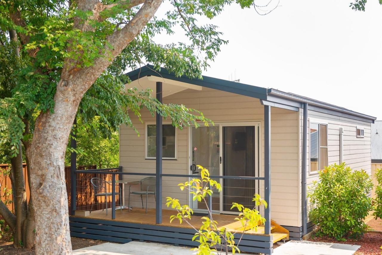 Crestview Tourist Park Hotel Queanbeyan Exterior foto